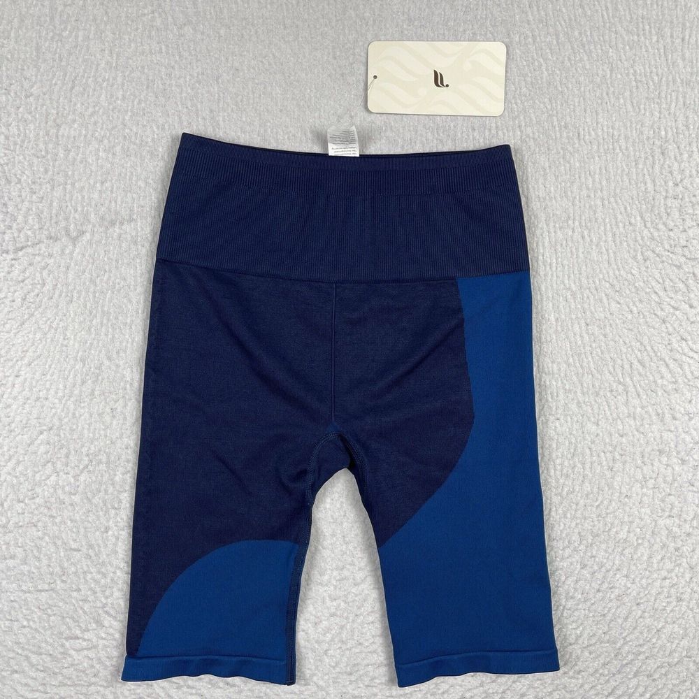 Fabletics Shorts Womens‎ Small Blue Seamless High Waisted Block Short Gym Hiker